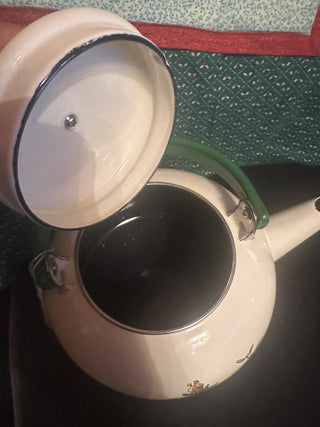 Spode Christmas Tree Whistling Tea Kettle Pot Pocelain Enamel 2.2 quart, Vintage Christmas Tea Pot #62 VV MTS|131360