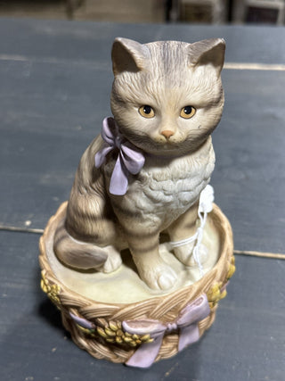 Cat in basket music box  #SM RCD|87008