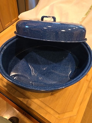Speckled blue enamelware roaster. RSV