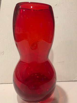 9” Vntg ruby red hand blown glass vase|125606