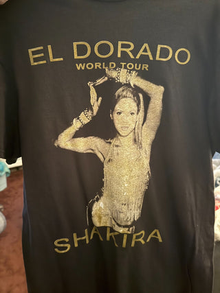 Shakira Concert TEE shirt MEDIUM MTS