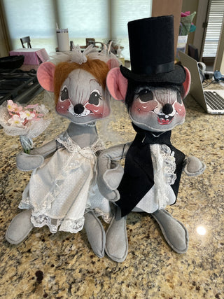 Anna Lee Mice Bride and Groom Set of 2 RSV|67850
