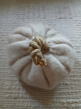 White Wool Pumpkin 9|106342