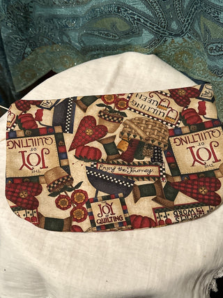 Debbie Mumm Quilting theme zipper pouch. #SM. RCD|73656