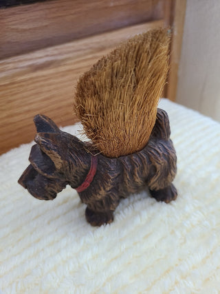 Syroco Wood Composit Scottie Dog Clothes & Hat Wisk RCD|85980