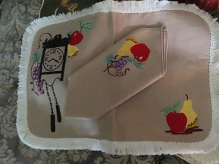 set of 4 placemats & napkins RCB