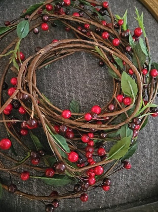 MTS-RM826-Berry Garland