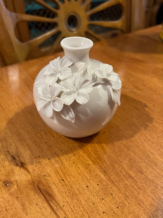 Short Ceramic Vase With Raised Jasmine Flowers RSV