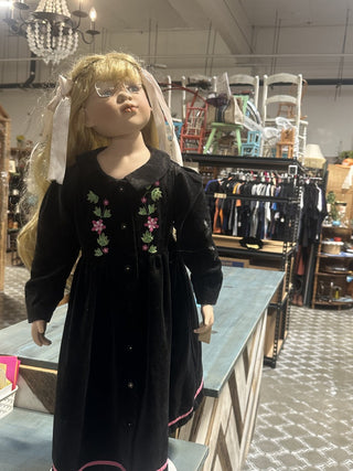 Callie Doll with Certificate 37 /5000 #62 VV MTS