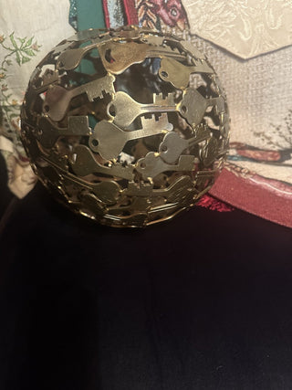Welded Key Decor Sphere approx. 7 5/8 #47 VV MTS