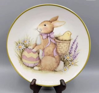 Set of 4  Certified International Susan Winget BunnyTales Easter Bunny Rabbit Plate egg back pack VV MTS