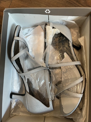 NEW, Life Stride Silver Flaunt Strappy Women's Dress Sandals Shoes Heels Size 8.5 Wide - RCD|118951