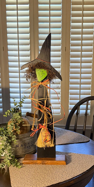 23” Wood Witch Green Face RSV|113670