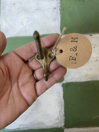 Antique brass hook/ Small|83645