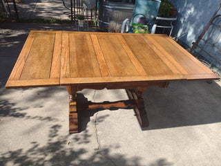 Antique wooden table 3’ x 3’ that extends to 3’ x 5’ rcd