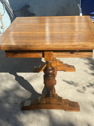 Antique wooden table 3’ x 3’ that extends to 3’ x 5’ rcd