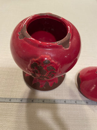 Red decorative jar with lid RSV