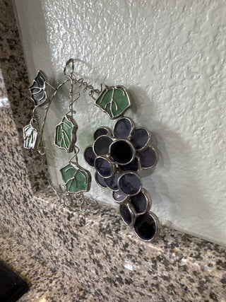 AJ - Metal and Glass Grapes MTS|75423