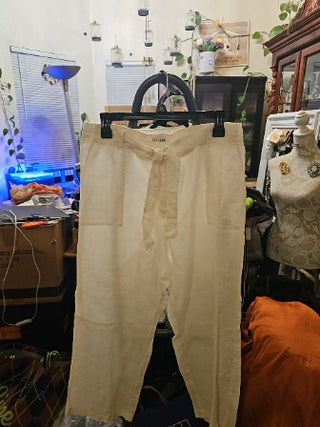 Allison Taylor White Linen Cropped Pants