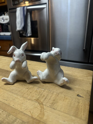 Vintage Bunnies Salt & Pepper Ceramic Hanging|58073