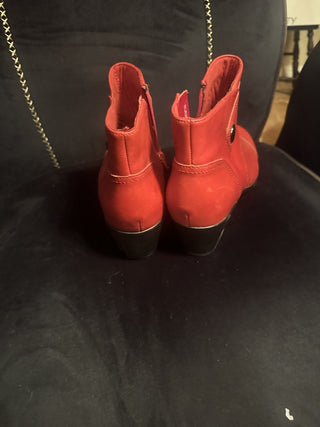 New W/O box Clarks Emily Calle Red Booties size 9.5 #62 VV MTS