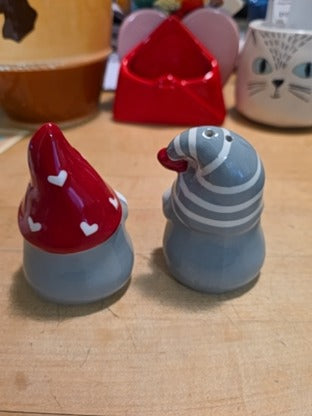 RF S&P* Adorable VDay Gnomes