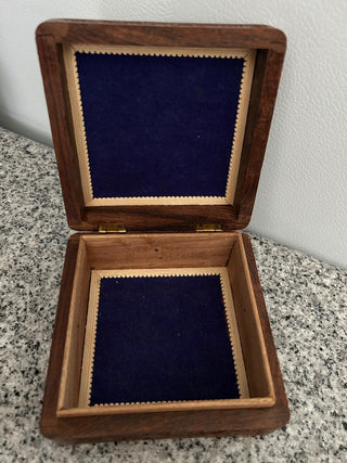 Wooden Trinket/Jewelry Box   MTS|104136