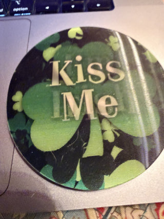 3-D Kiss Me I'm Irish Pin VV MTS