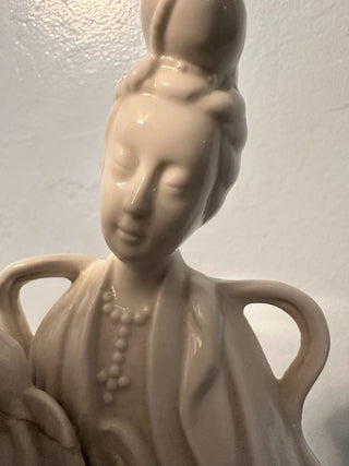 Oriental Porcelain Holds Vine Leaf  MTS