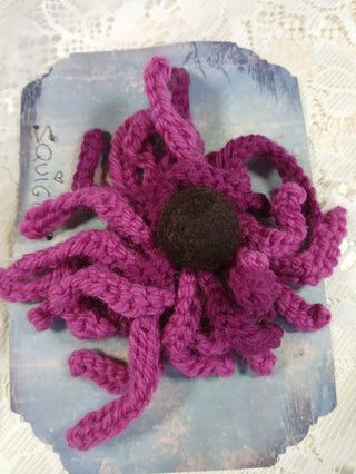 Squiggly Wool Pin 3,Maroon