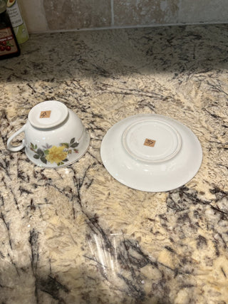 (37) Yellow Rose Tea Cup & Saucer RCD