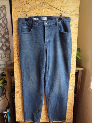 Universal Thread | Mid Rise 80's Slim Jean (17)