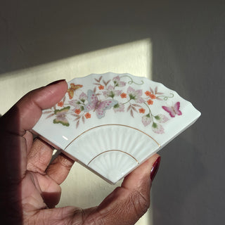 Vintage Avon "Butterfly Fantasy" Fan Jewelry Box (BRI) - MTS