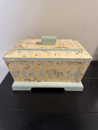 AJ - Painted Hinged Box MTS|79180