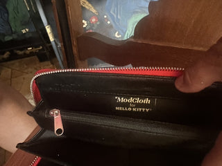 ModCloth Hello Kitty Zip Around Red sweet hearts Wallet #62 VV MTS