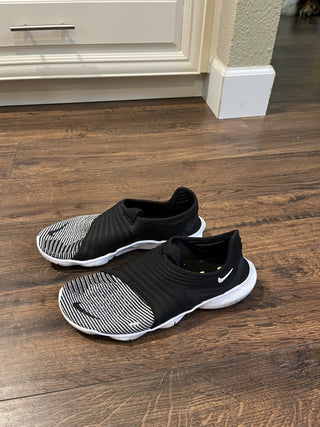 Women's Size 9 Nike Shoes Blk/Grey RCD|117425