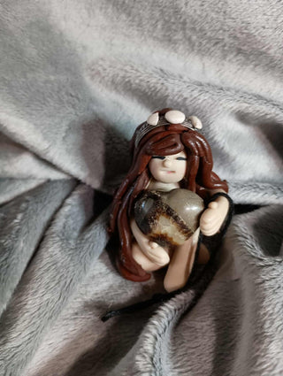 Goddess with brown heart stone rsv|100812