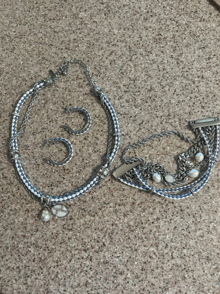 Set of 3: earrings; bracelet; choker