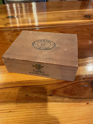 VNTG Corina Larks Cigar Box ~MTS