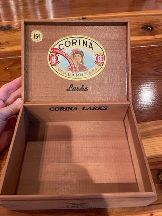 VNTG Corina Larks Cigar Box ~MTS