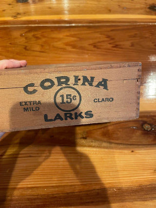 VNTG Corina Larks Cigar Box ~MTS