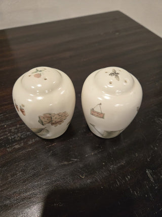 Pfaltzgraff (Salt and Pepper Shaker Set) RCD