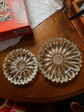 MTS 2x Hazel Atlas Glass Daisy/Sunflower Ashtrays|122427