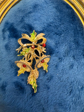 Vintage Gerry's Christmas Bells and Holly Brooch Gold Tone Pin|140289