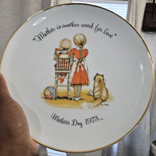 VTG Holly Hobbie - Mother Collectible Plate (BRI) - MTS|73588