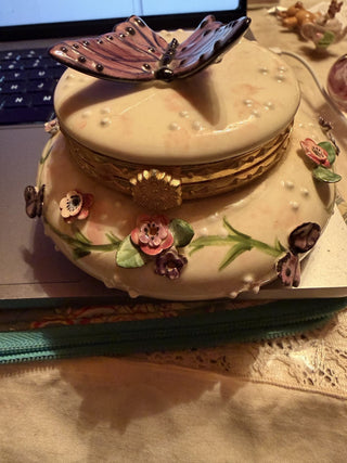 Trinket butterfly box #62 VV MTS