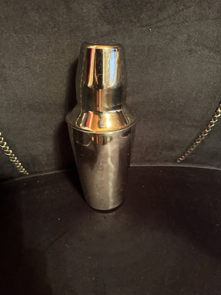 Vintage Chrome Shaker approx 8" tall with lid #47 VV MTS