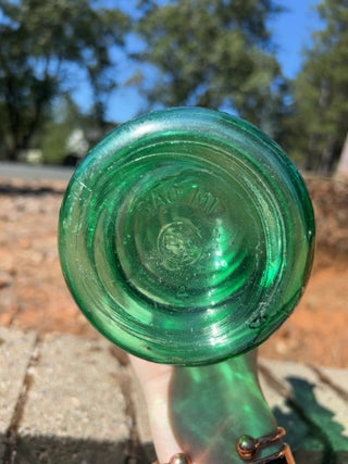 vintage green Anchor Hocking GAO MI  bottle tiered "beehive" or stacked bubble design