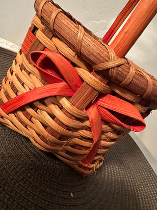 Basket Red Bow Wicker Round MTS|131281