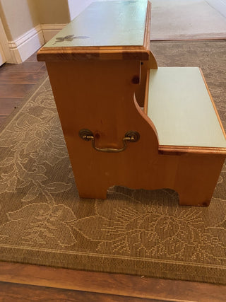 Vtg Solid maple embellished stepstool|115533